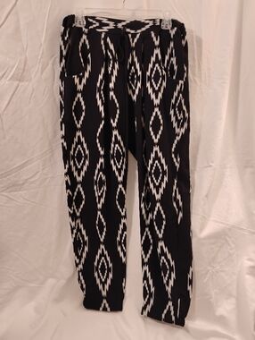Flattering Bold Design Black Loose Pants Size L